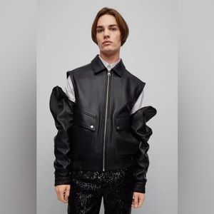 LOGO-STUDDED LEATHER JACKET WITH DETACHABLE SLEEVES (NEW)